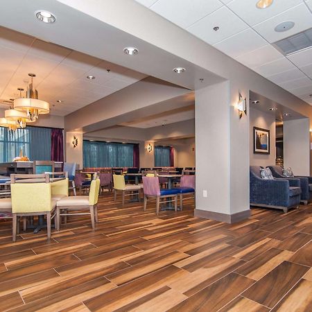 Hampton Inn Норидж Экстерьер фото