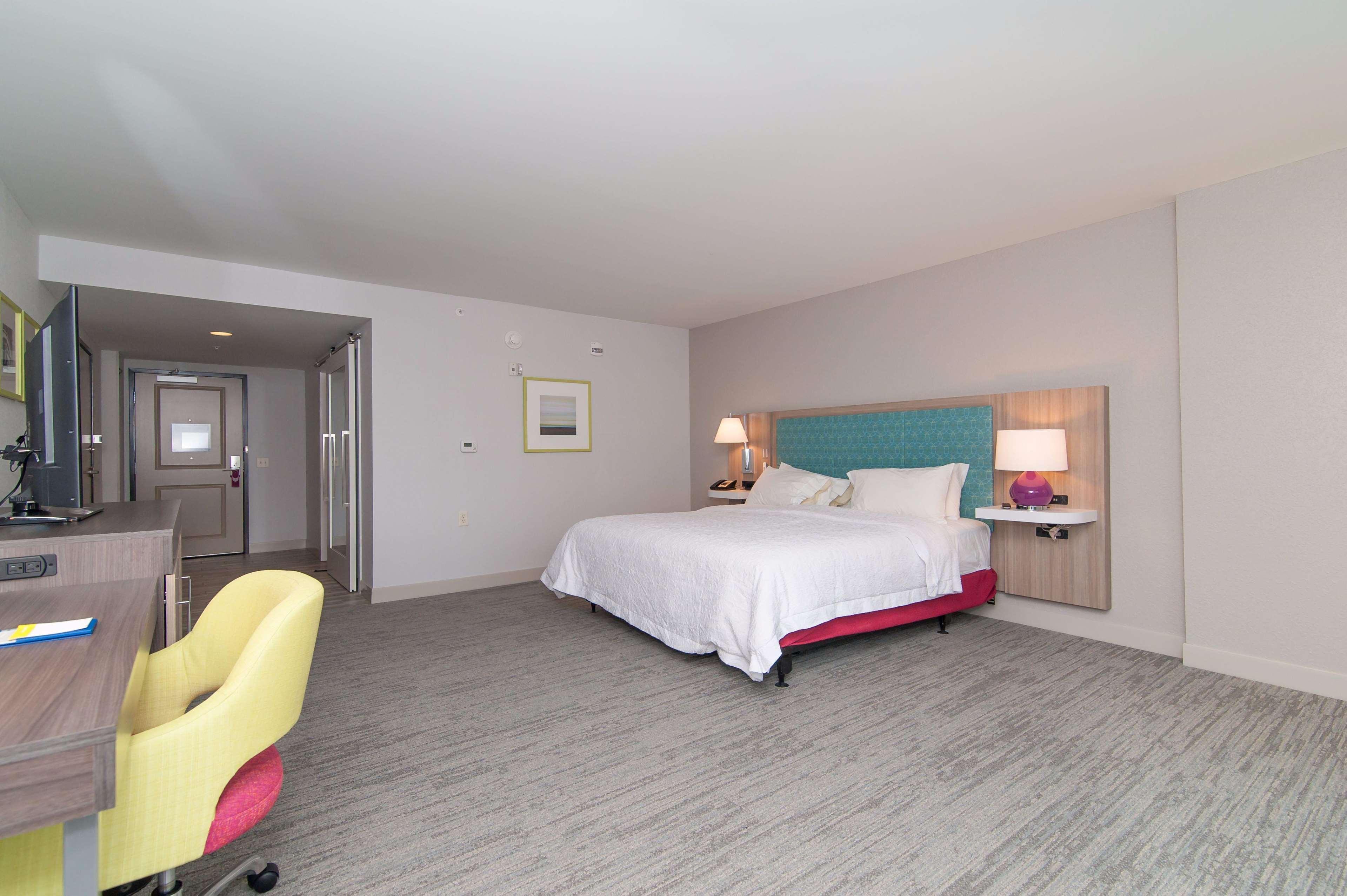 Hampton Inn Норидж Экстерьер фото