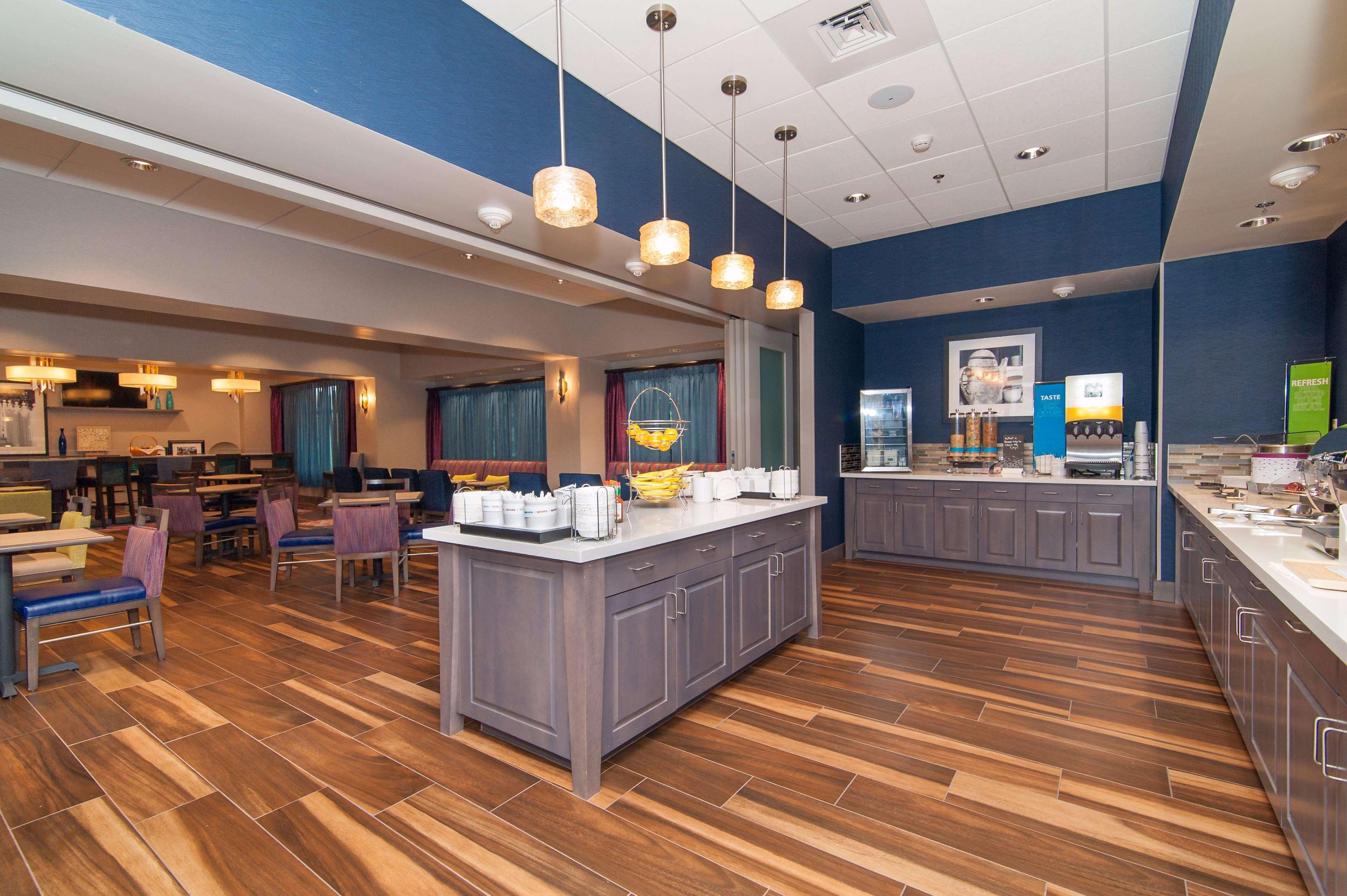 Hampton Inn Норидж Экстерьер фото