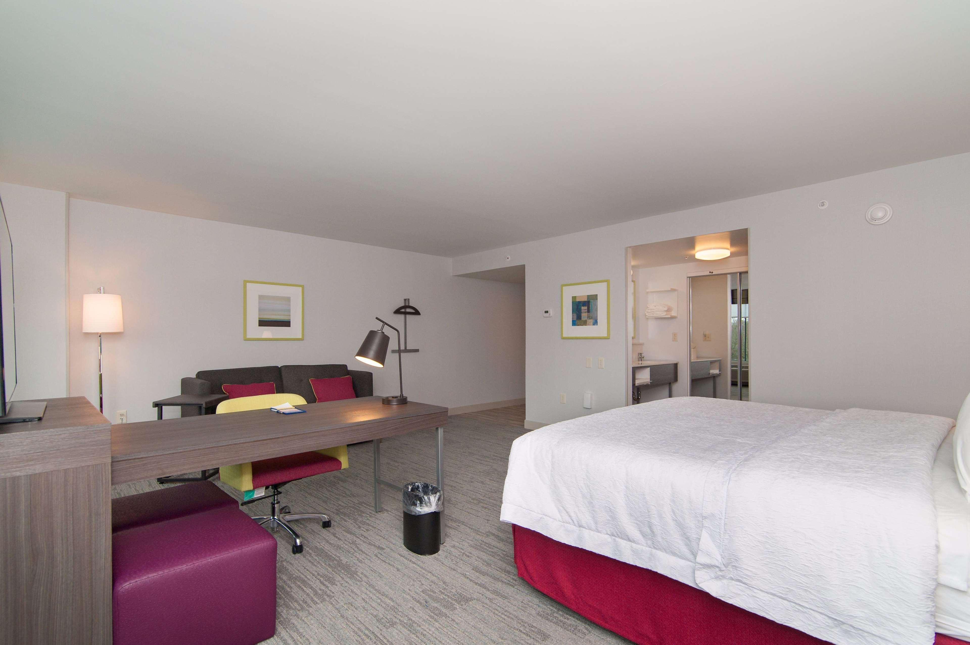 Hampton Inn Норидж Экстерьер фото