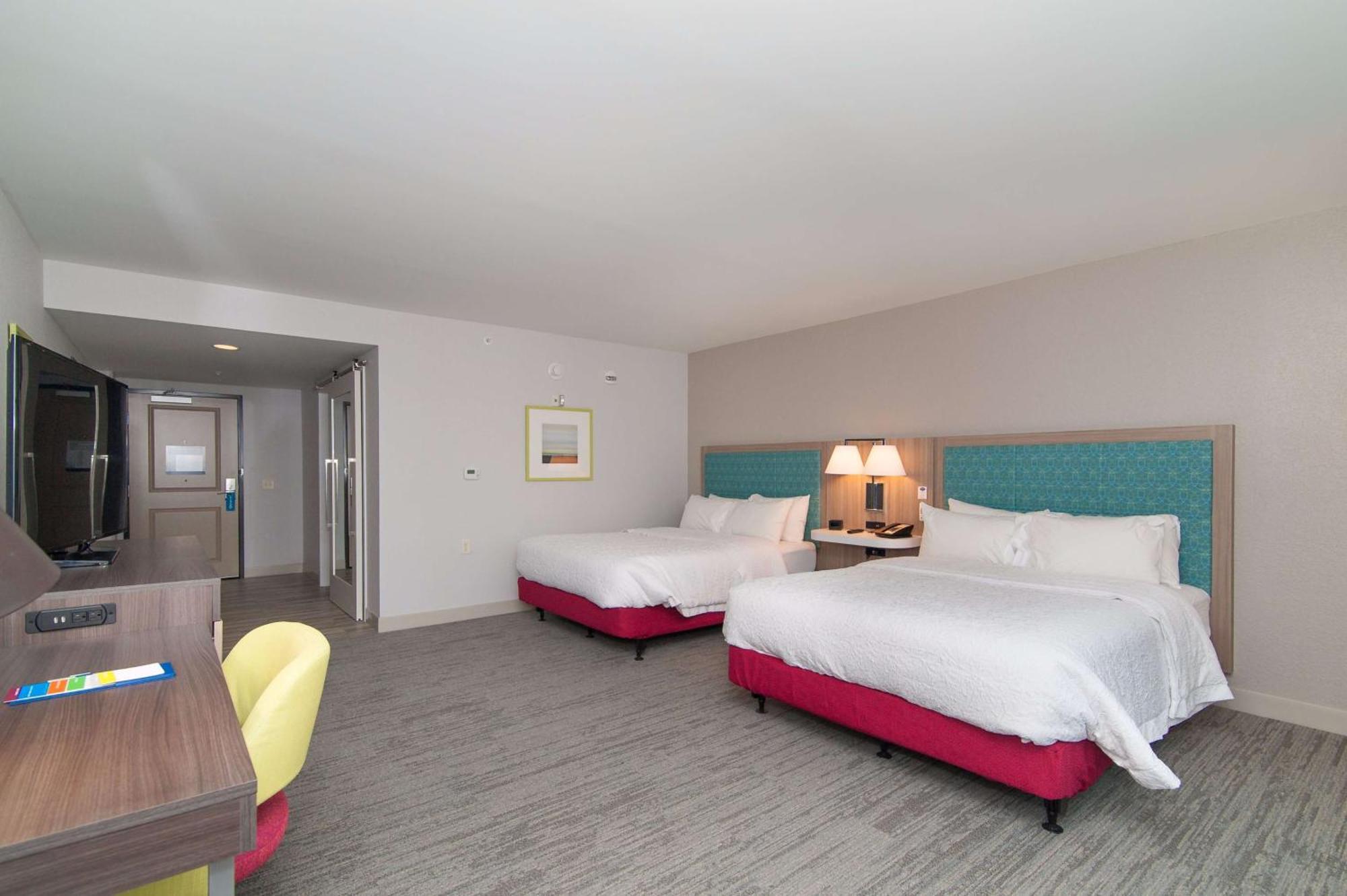 Hampton Inn Норидж Экстерьер фото