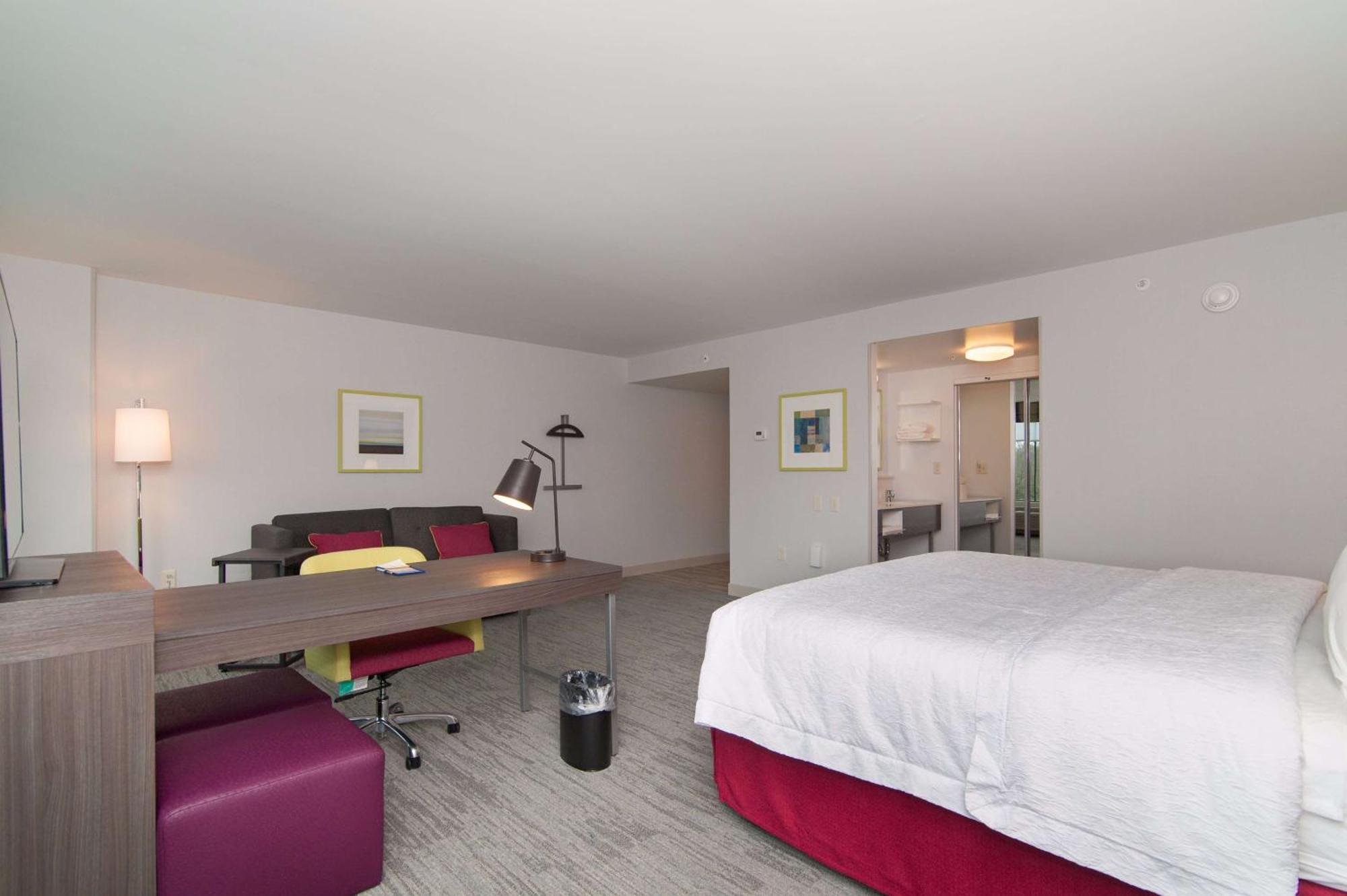 Hampton Inn Норидж Экстерьер фото