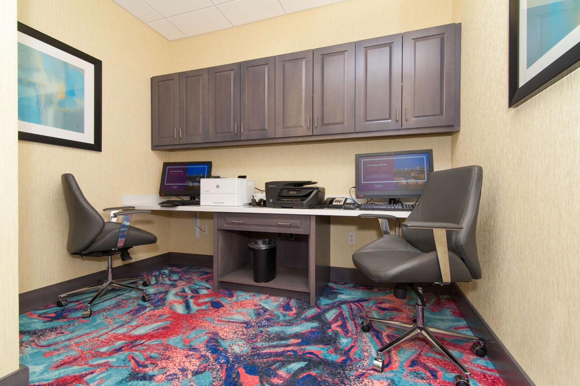 Hampton Inn Норидж Экстерьер фото