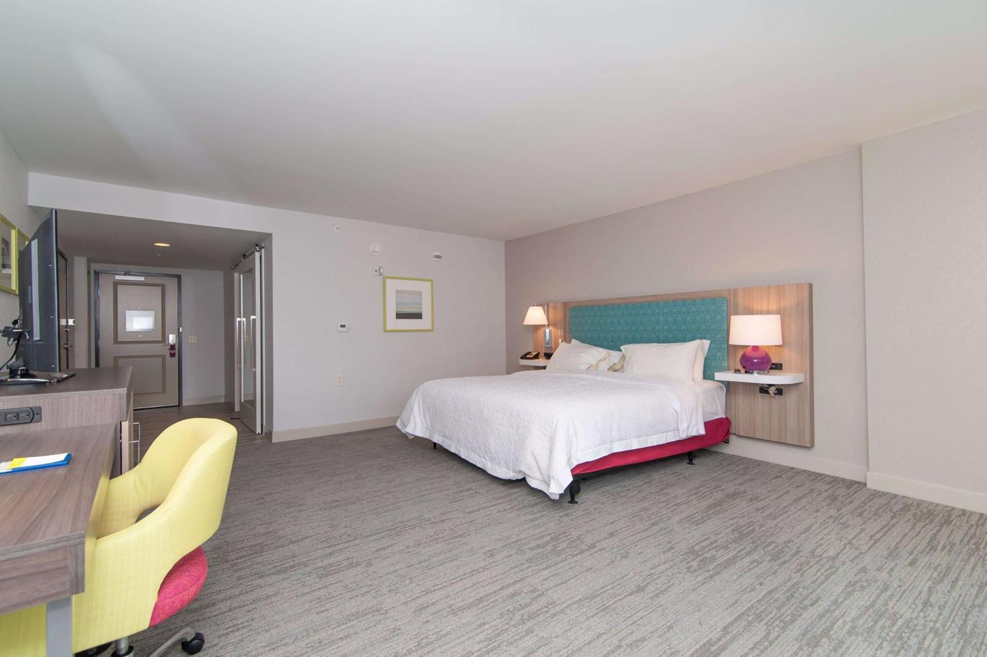 Hampton Inn Норидж Экстерьер фото