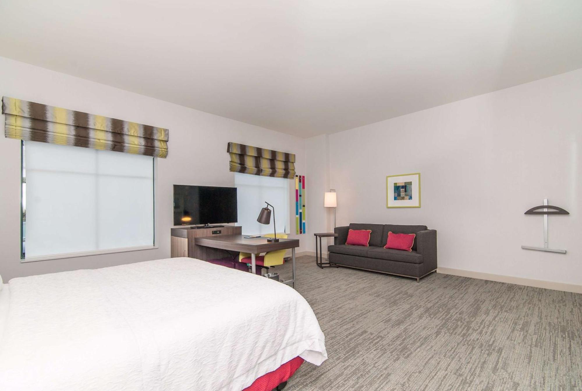 Hampton Inn Норидж Экстерьер фото
